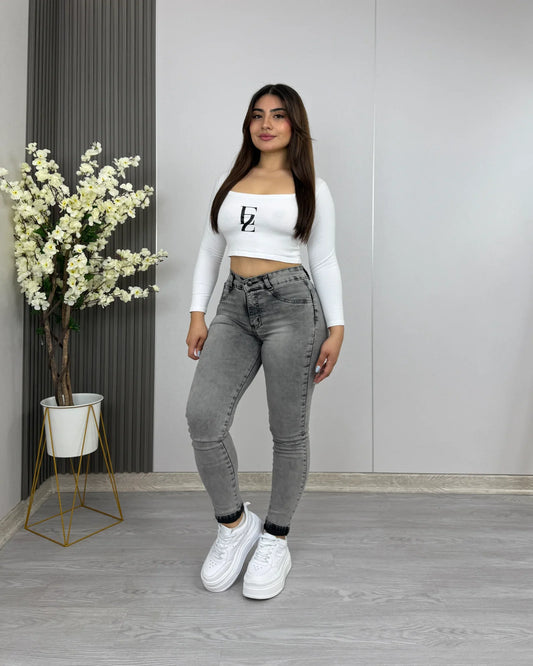 EZ2548 Skinny Nacional Gris Jaspeado Ultra Push Up en modelo, vista frontal de cuerpo completo