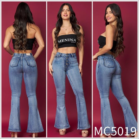 Jeans flare azul focalizado con cierre de 5 botones para mujer