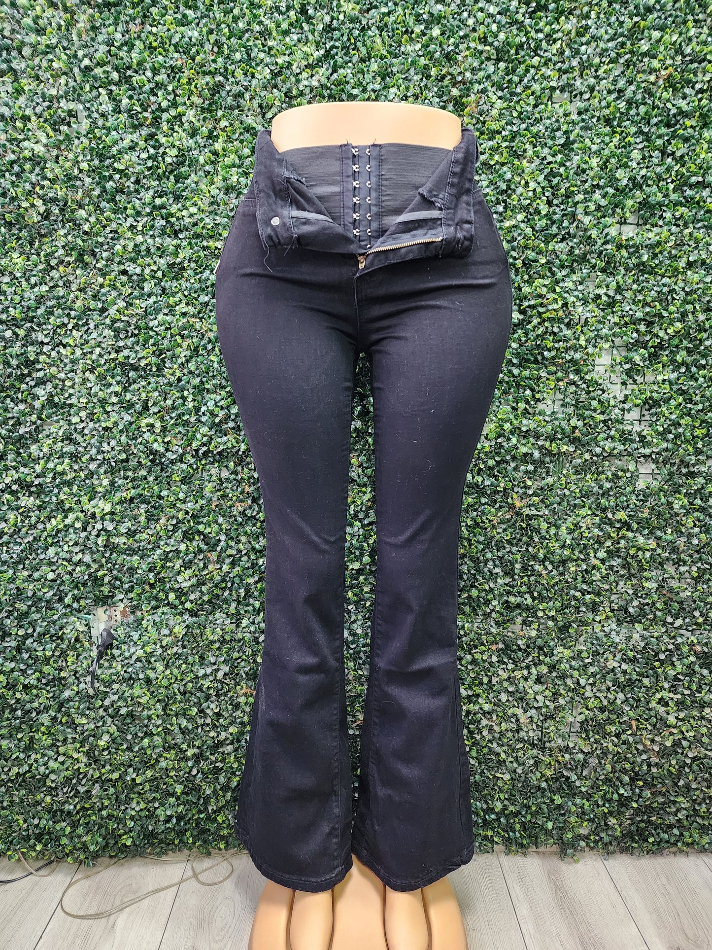 EZ5531 (I3) | Jeans Flare Faja Negro Horma Grande  | EZ
